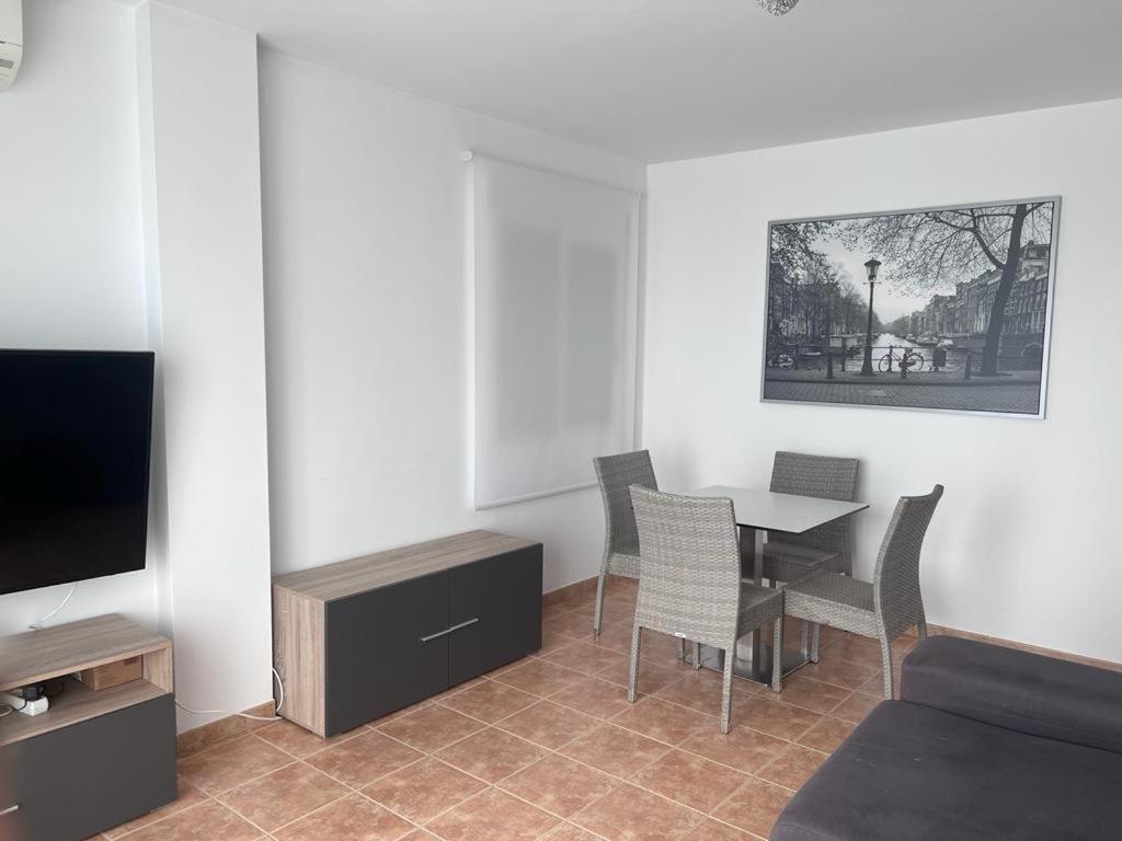 Apartamentos La Caleta Caleta De Velez Dış mekan fotoğraf