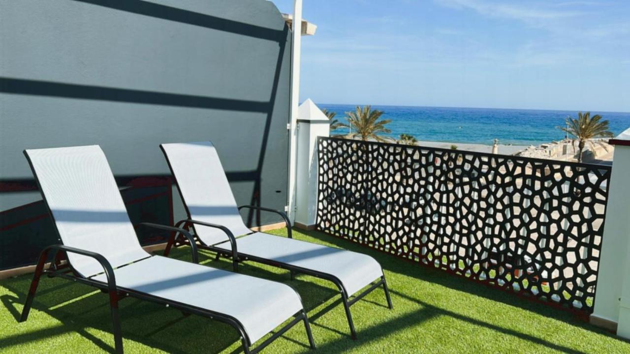 Apartamentos La Caleta Caleta De Velez Dış mekan fotoğraf