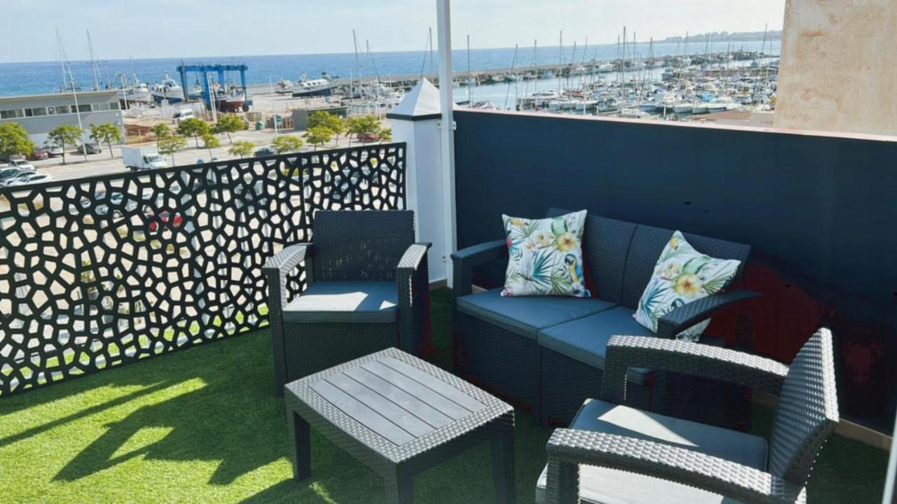 Apartamentos La Caleta Caleta De Velez Dış mekan fotoğraf