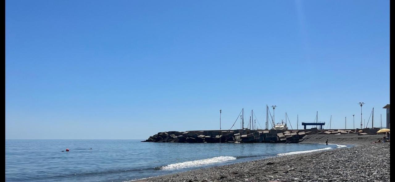 Apartamentos La Caleta Caleta De Velez Dış mekan fotoğraf