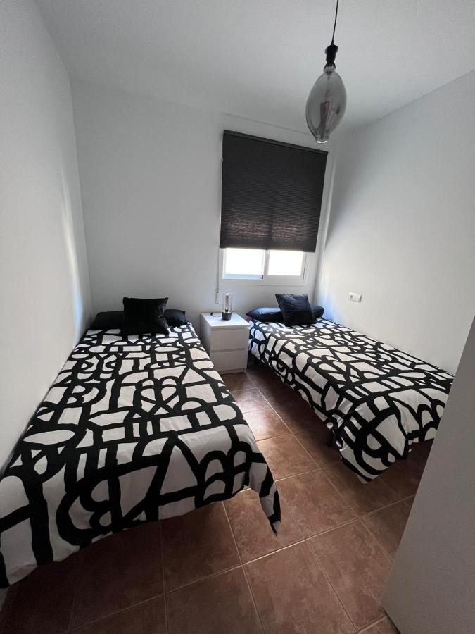 Apartamentos La Caleta Caleta De Velez Dış mekan fotoğraf